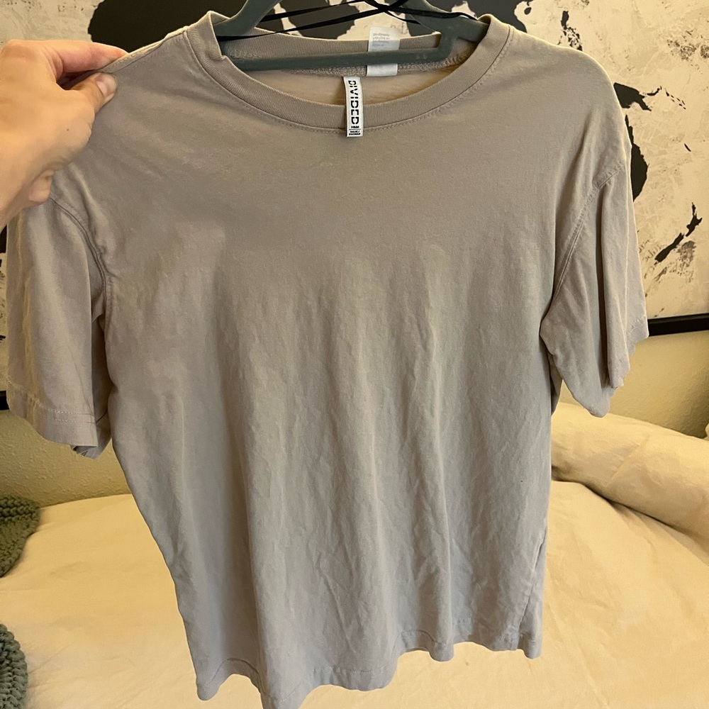 light light purple H&M t-shirt (size XS)